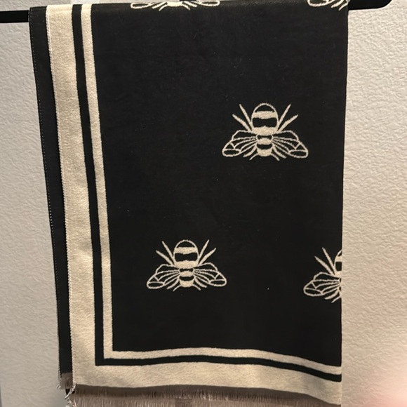 #207 SHAWL/SCARF LARGE - Picture 2 of 4